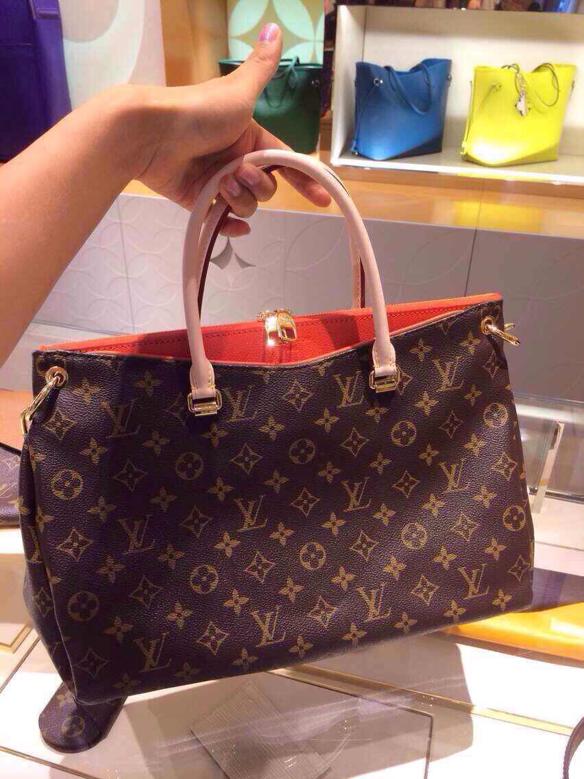 Authentic Louis Vuitton Monogram Pallas Bag M41148 Clementine